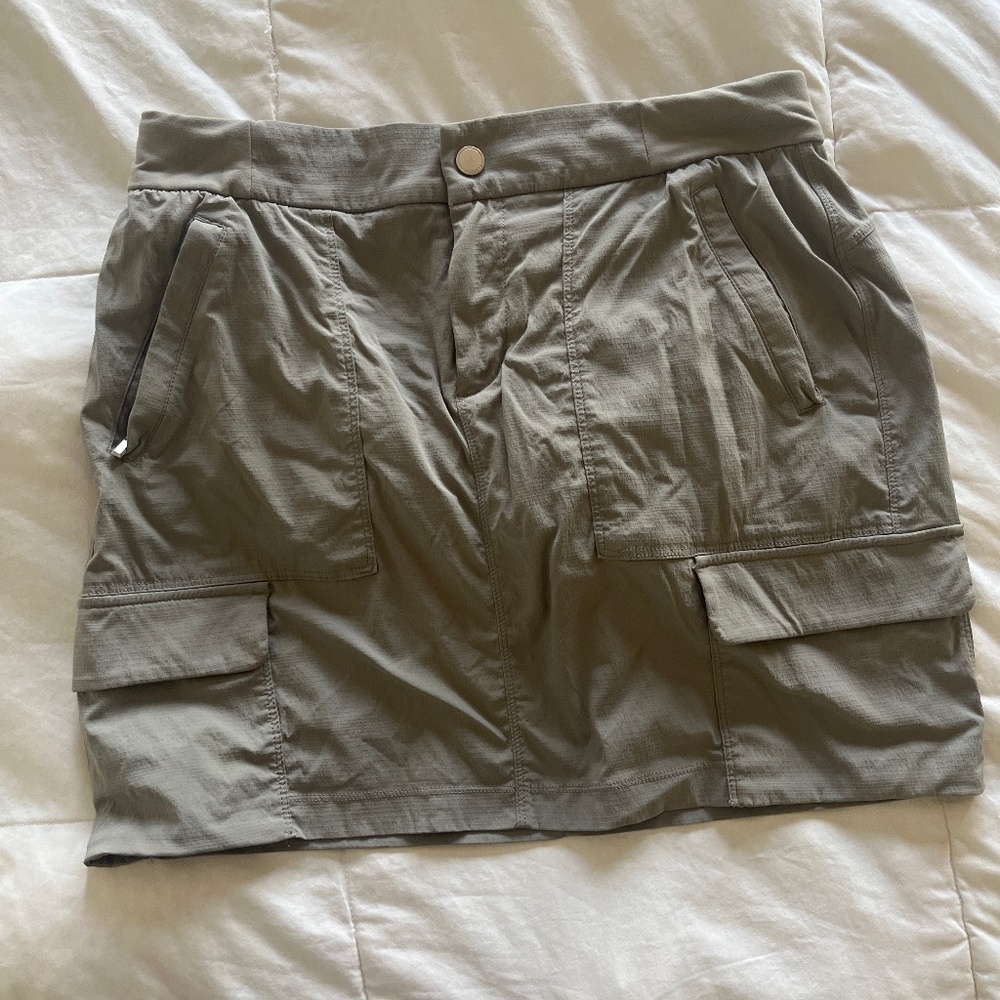 Athleta khaki skort